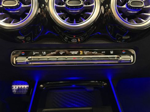 Used 2024 Mercedes-Benz EQB 250+ image 17