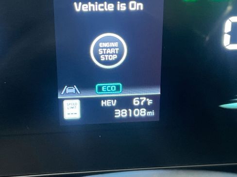 Used 2023 Kia Niro SX Touring image 30