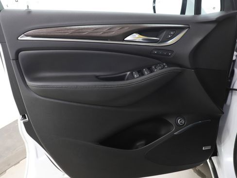 Used 2024 Buick Enclave Avenir w/ Avenir Technology Package image 24