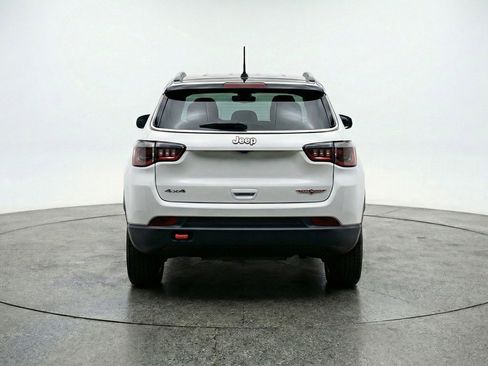 Used 2025 Jeep Compass Trailhawk AWD/4WD image 7
