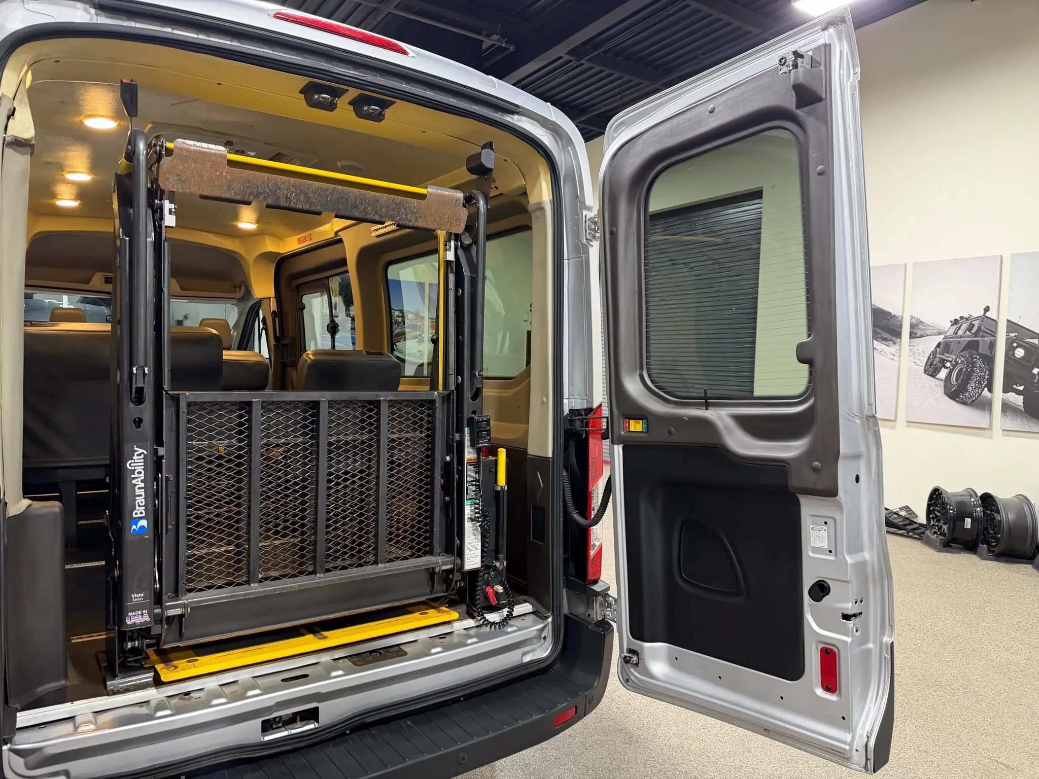 Used 2015 Ford Transit 250 148 Medium Roof RWD image 27