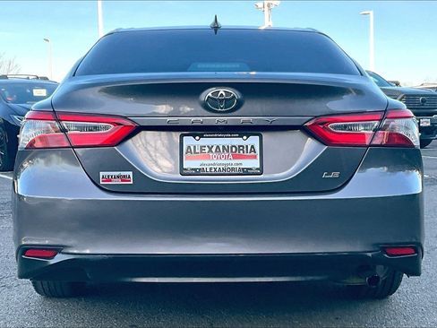 Used 2019 Toyota Camry LE image 4