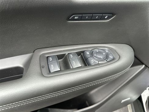 Used 2023 Cadillac XT6 Premium Luxury image 13