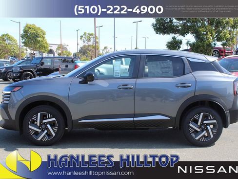 New 2026 Nissan Kicks SV w/ Charging Package image 2