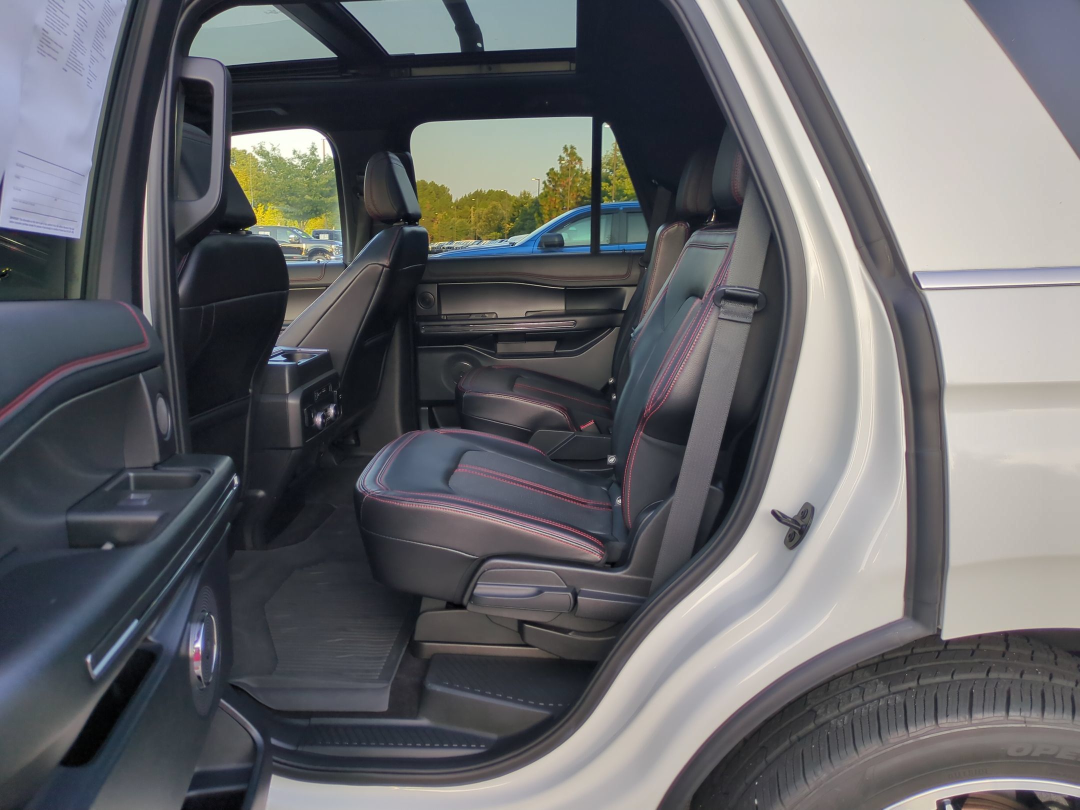 Used 2021 Ford Expedition Limited AWD/4WD image 31