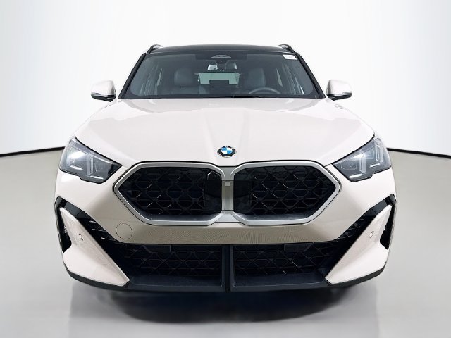Used 2026 BMW X2 xDrive28i w/ Technology Package AWD/4WD image 2