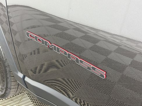 Used 2020 Jeep Compass Trailhawk image 18