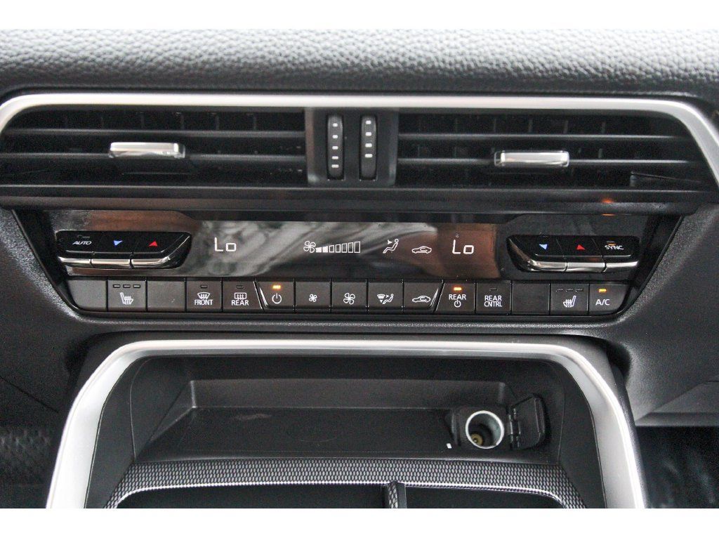 Certified 2024 MAZDA CX-90 Plug-In Hybrid w/ Premium Pkg AWD/4WD image 28