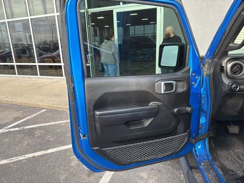 Used 2021 Jeep Gladiator Sport image 26
