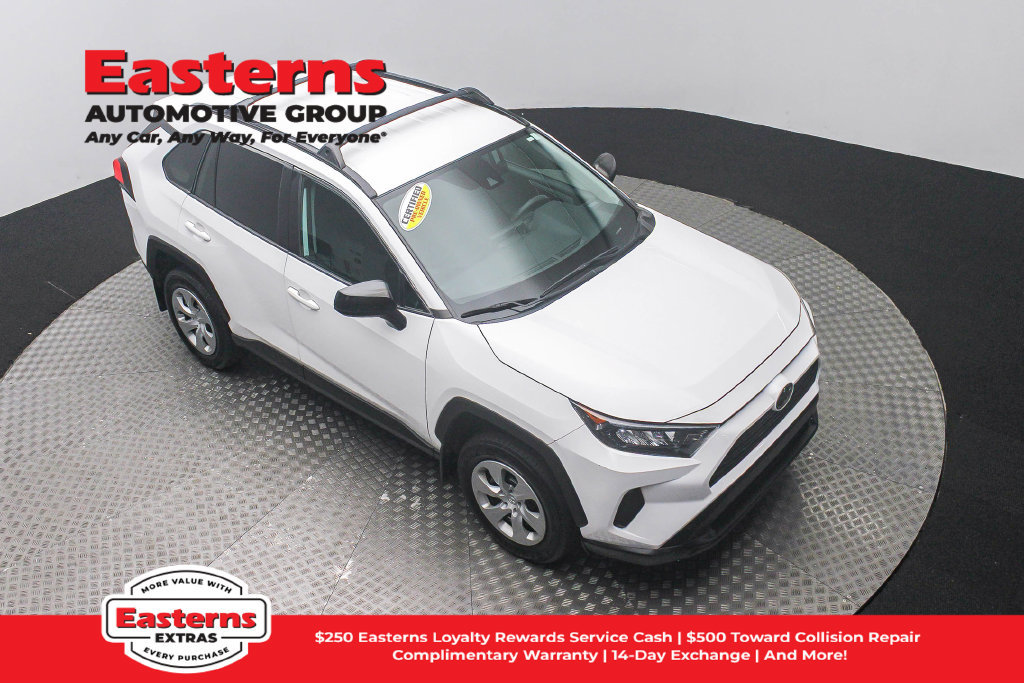Used 2021 Toyota RAV4 LE AWD/4WD image 4
