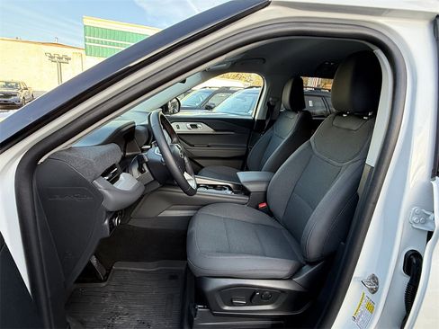Used 2025 Ford Explorer Active image 16