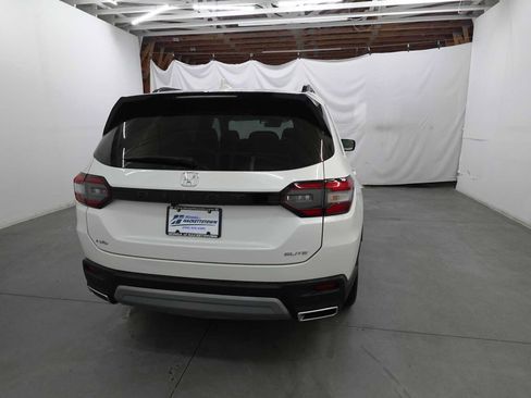 Used 2025 Honda Pilot Elite image 5
