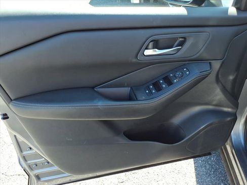 Used 2024 Nissan Rogue SV image 16