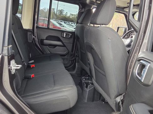 Used 2021 Jeep Wrangler Unlimited Sahara image 14