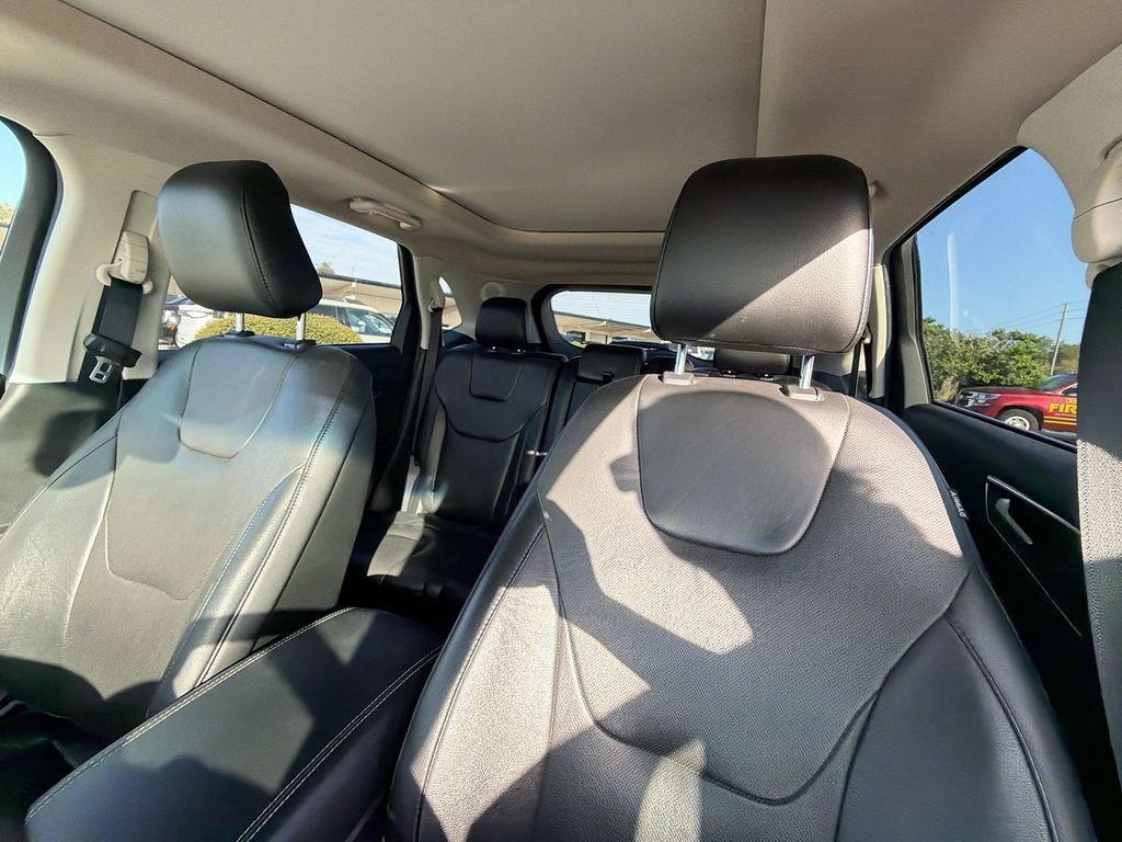 Used 2020 Ford Edge Titanium w/ Equipment Group 301A FWD image 13