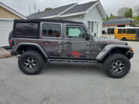 Used 2018 Jeep Wrangler Unlimited Rubicon w/ Dual Top Group AWD/4WD image 4