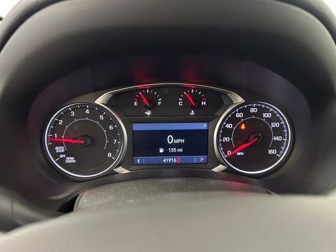 Used 2024 GMC Terrain SLT AWD/4WD image 17