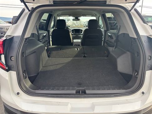 Used 2024 GMC Terrain SLE image 26