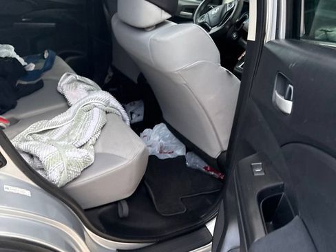 Used 2015 Honda CR-V LX image 7