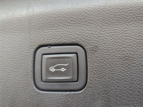 Used 2023 Buick Enclave Essence w/ Experience Buick Package image 14