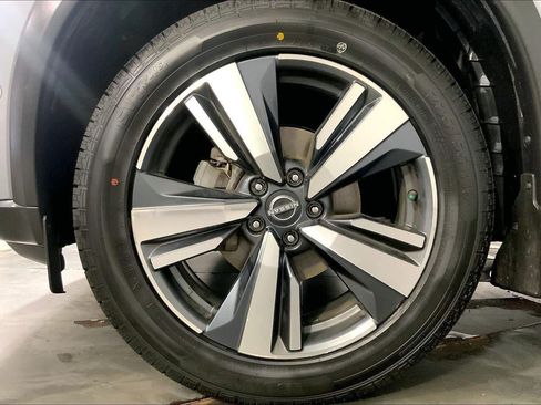 Used 2023 Nissan Rogue Platinum AWD/4WD image 9