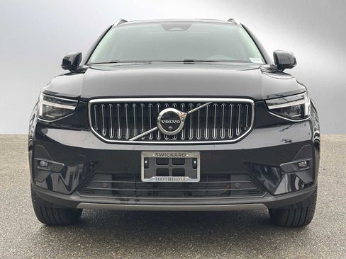 Used 2025 Volvo XC40 B5 Plus w/ Climate Package image 8