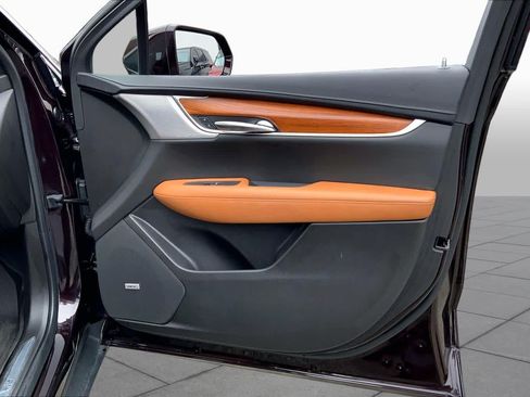 Used 2020 Cadillac XT5 Premium Luxury w/ LPO, Floor Liner Package AWD/4WD image 23