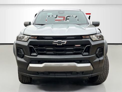 Used 2024 Chevrolet Colorado Trail Boss image 2