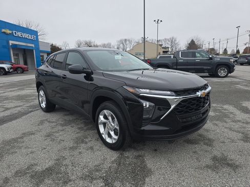 New 2026 Chevrolet Trax LS w/ LS Convenience Package image 3