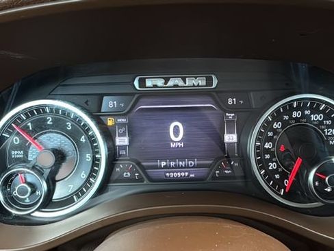 Used 2019 RAM 1500 Laramie AWD/4WD image 13