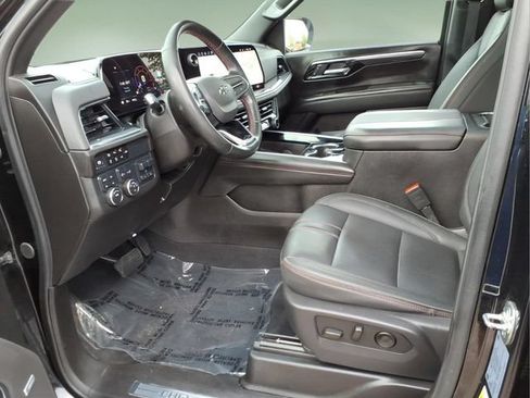 Used 2025 Chevrolet Suburban RST w/ Comfort Package AWD/4WD image 10