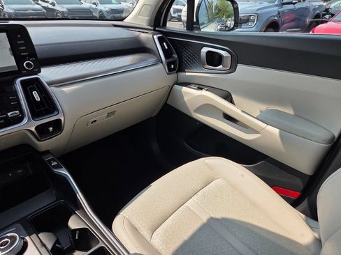 Used 2023 Kia Sorento EX AWD/4WD image 16