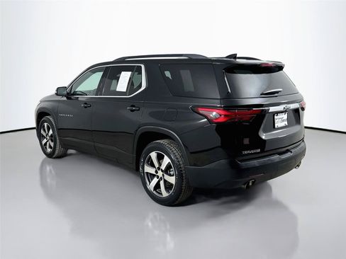 Used 2022 Chevrolet Traverse LT w/ LT Premium Package FWD image 7
