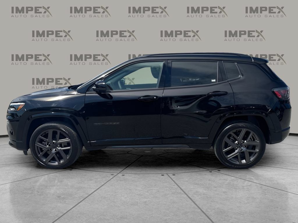 Used 2025 Jeep Compass Limited w/ High Altitude Package AWD/4WD image 2