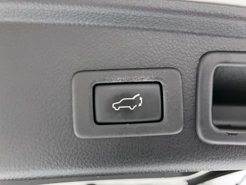 Used 2015 Subaru Forester 2.5i Limited w/ Popular Package #2 image 38