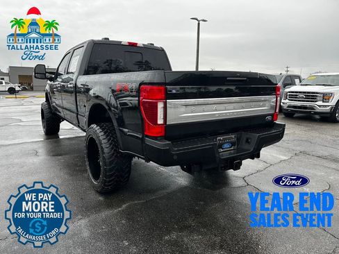 Used 2022 Ford F250 Platinum w/ FX4 Off-Road Package image 3