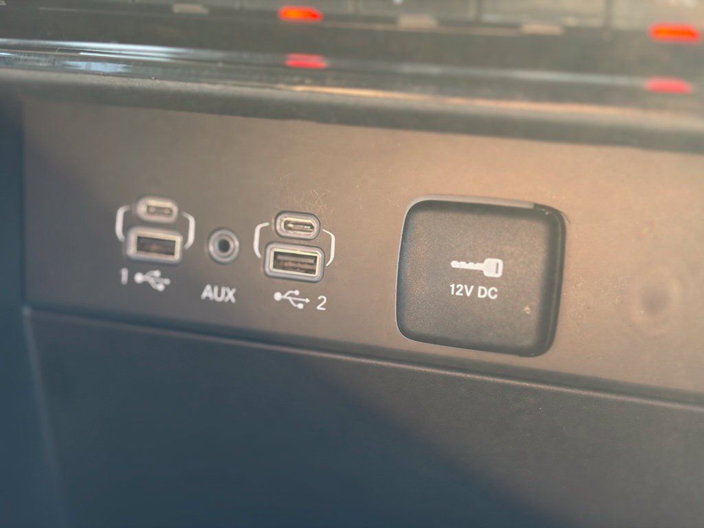 Used 2024 Jeep Grand Cherokee L Limited AWD/4WD image 32