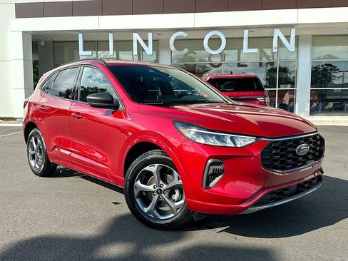 Used 2024 Ford Escape ST-Line w/ Tech Pack #1 AWD/4WD image 2