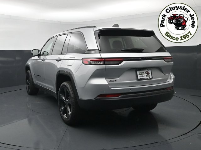 New 2026 Jeep Grand Cherokee Limited w/ Limited Altitude Package AWD/4WD image 4