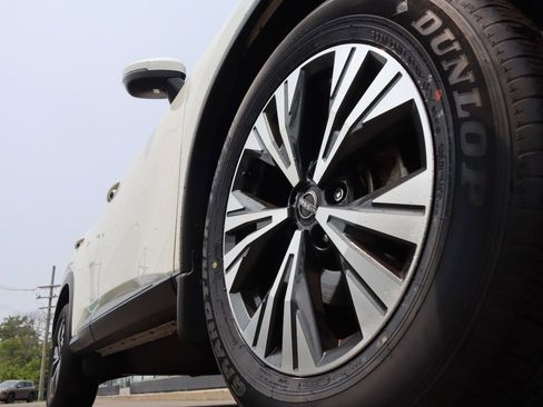 Certified 2022 Nissan Rogue SV AWD/4WD image 10