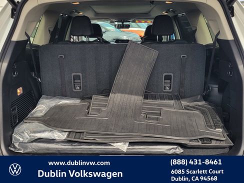 Used 2021 Subaru Ascent Limited w/ Technology Package image 27