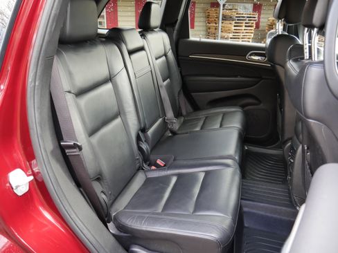 Used 2021 Jeep Grand Cherokee Limited w/ Trailer Tow Group IV image 27