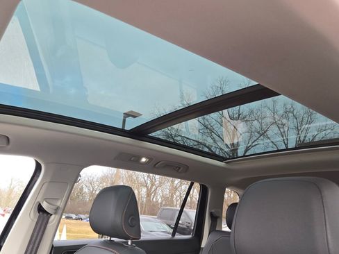 Used 2024 Volkswagen Tiguan Wolfsburg Edition image 27