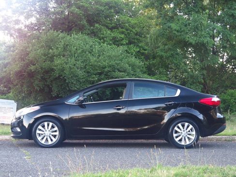 Used 2014 Kia Forte EX FWD image 2