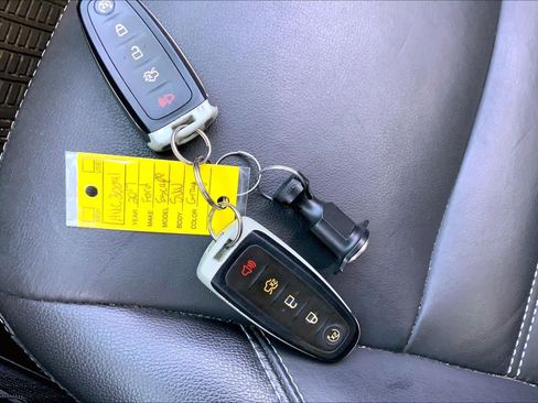 Used 2017 Ford Escape Titanium AWD/4WD image 15