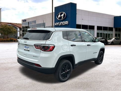 Used 2022 Jeep Compass Sport image 5