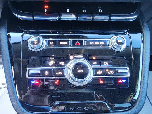 Used 2021 Lincoln Corsair FWD image 11