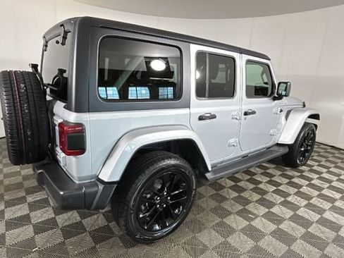 Used 2023 Jeep Wrangler Unlimited Sahara w/ Cold Weather Group AWD/4WD image 2