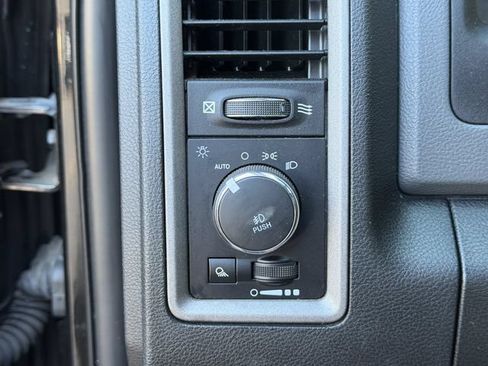 Used 2018 RAM 1500 Express w/ Express Value Package RWD image 8
