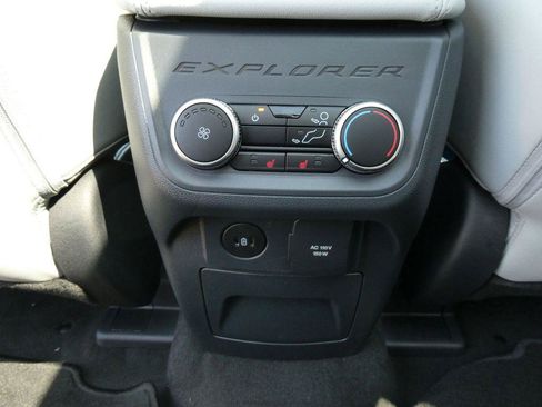 New 2026 Ford Explorer Platinum w/ LUX Leather Package AWD/4WD image 20